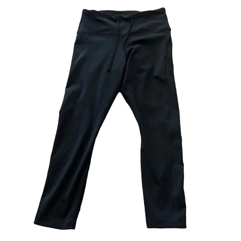Nike cropped black
